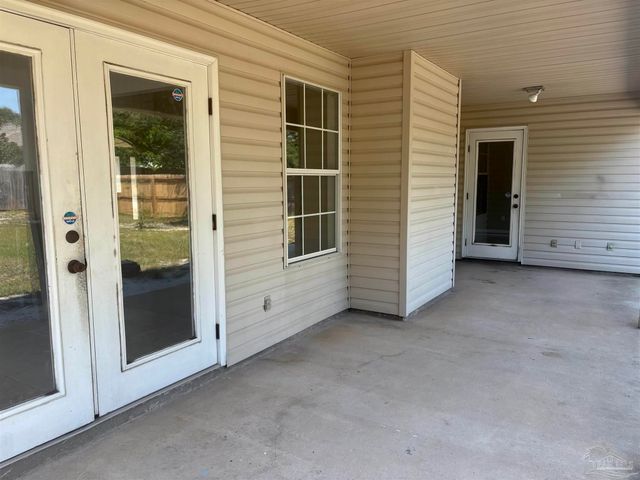 5620 Bauer Rd, Pensacola, FL 32507