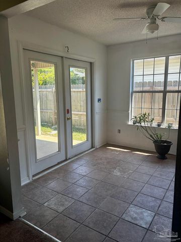 5620 Bauer Rd, Pensacola, FL 32507