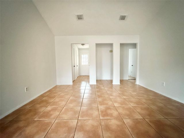 6 Maywind Court, The Woodlands, TX 77381