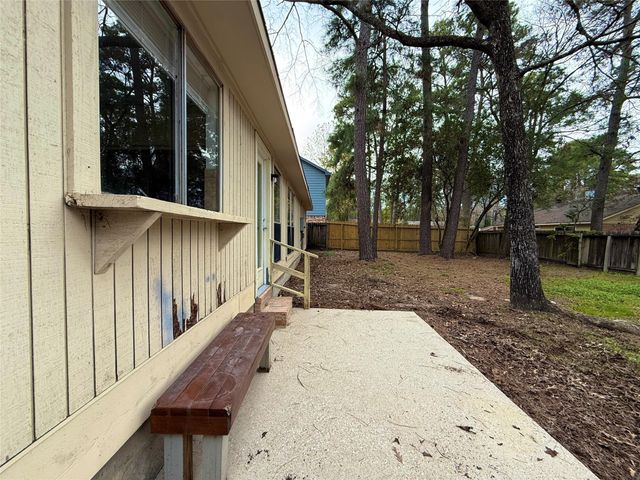 6 Maywind Court, The Woodlands, TX 77381