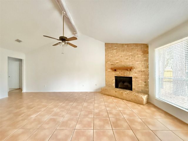 6 Maywind Court, The Woodlands, TX 77381