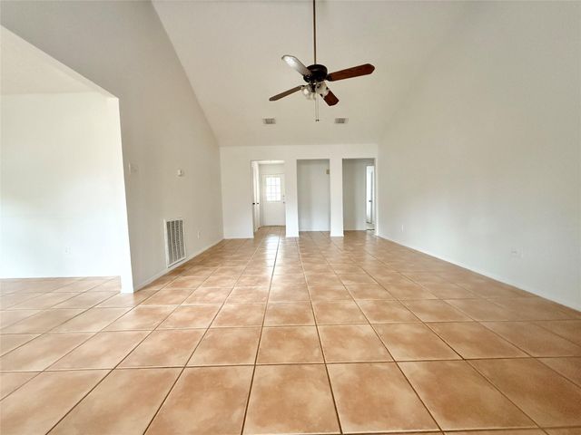 6 Maywind Court, The Woodlands, TX 77381