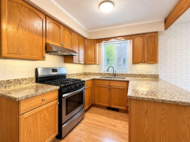 7838 Garden Lane 1, Justice, IL 60458