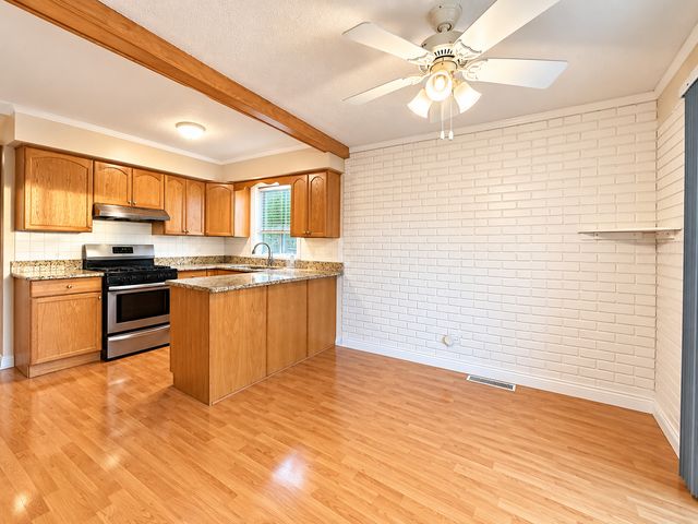 7838 Garden Lane 1, Justice, IL 60458