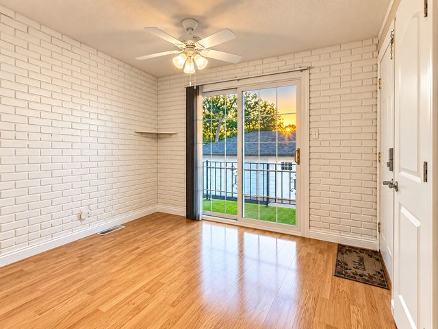 7838 Garden Lane 1, Justice, IL 60458