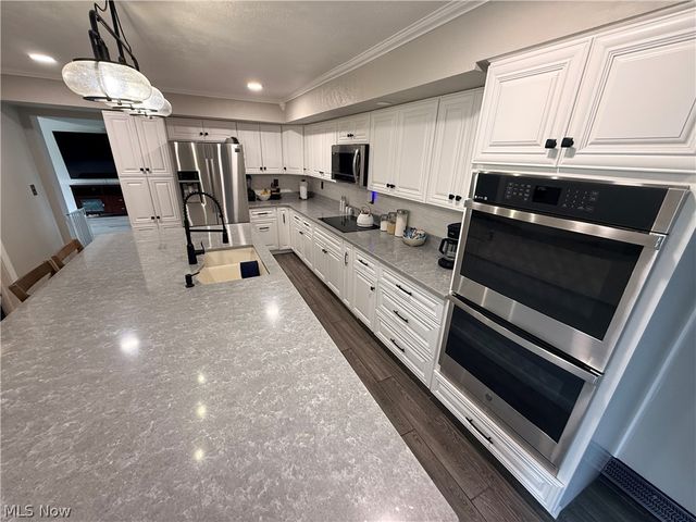 504 Greenbrier Court, Steubenville, OH 43953