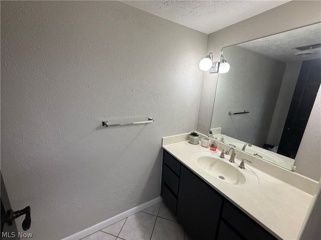 504 Greenbrier Court, Steubenville, OH 43953