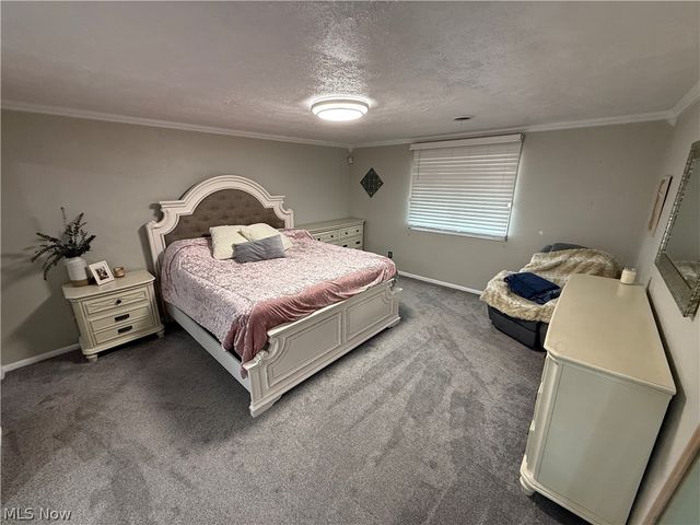 504 Greenbrier Court, Steubenville, OH 43953