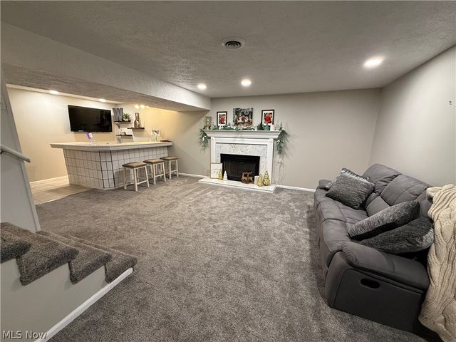 504 Greenbrier Court, Steubenville, OH 43953