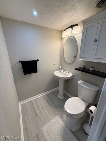 504 Greenbrier Court, Steubenville, OH 43953