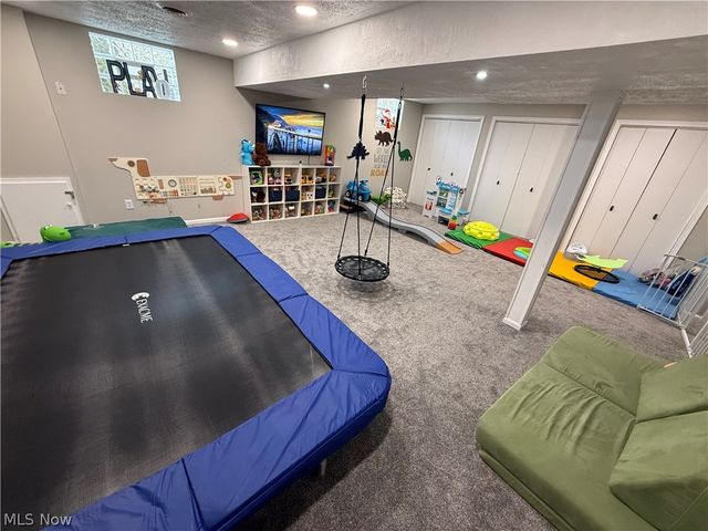 504 Greenbrier Court, Steubenville, OH 43953