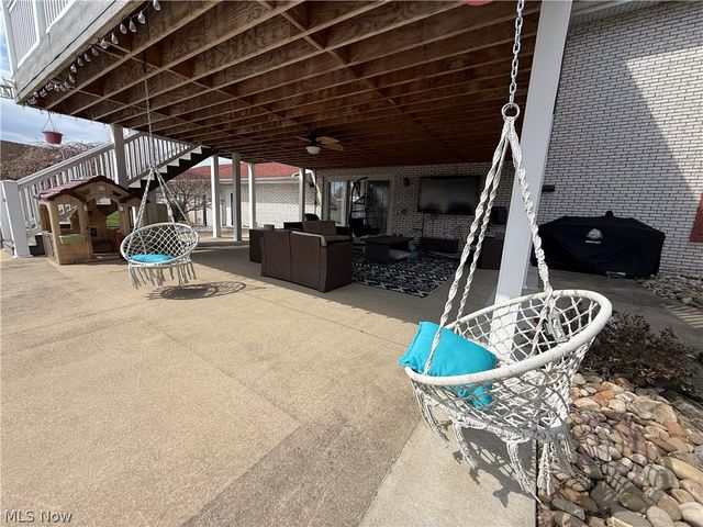 504 Greenbrier Court, Steubenville, OH 43953