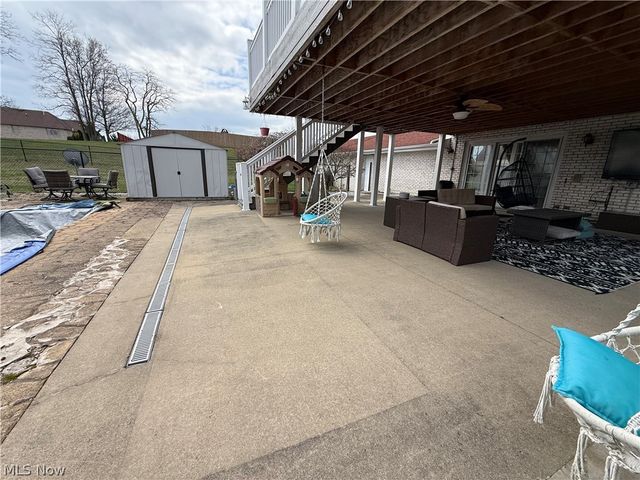 504 Greenbrier Court, Steubenville, OH 43953