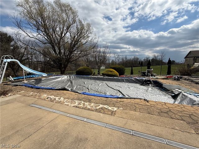 504 Greenbrier Court, Steubenville, OH 43953