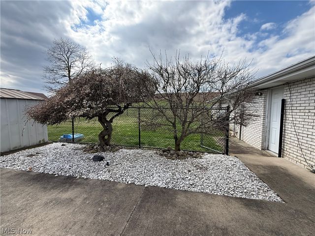 504 Greenbrier Court, Steubenville, OH 43953