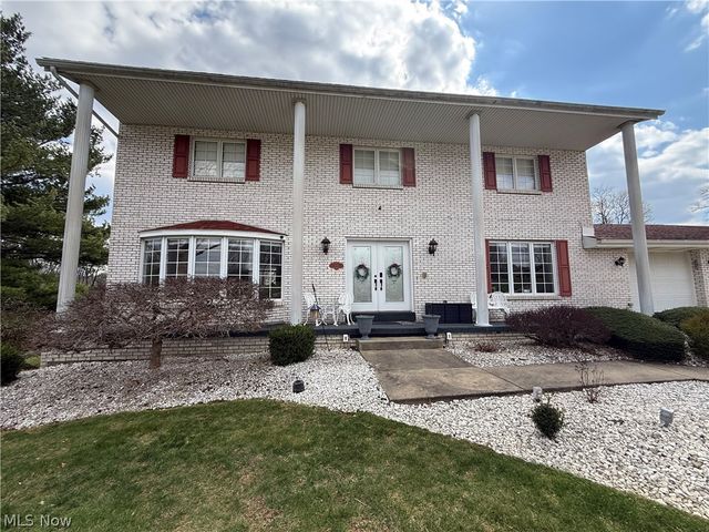 504 Greenbrier Court, Steubenville, OH 43953