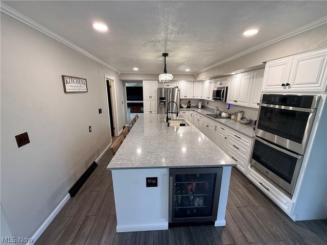 504 Greenbrier Court, Steubenville, OH 43953