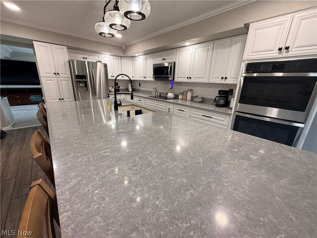 504 Greenbrier Court, Steubenville, OH 43953