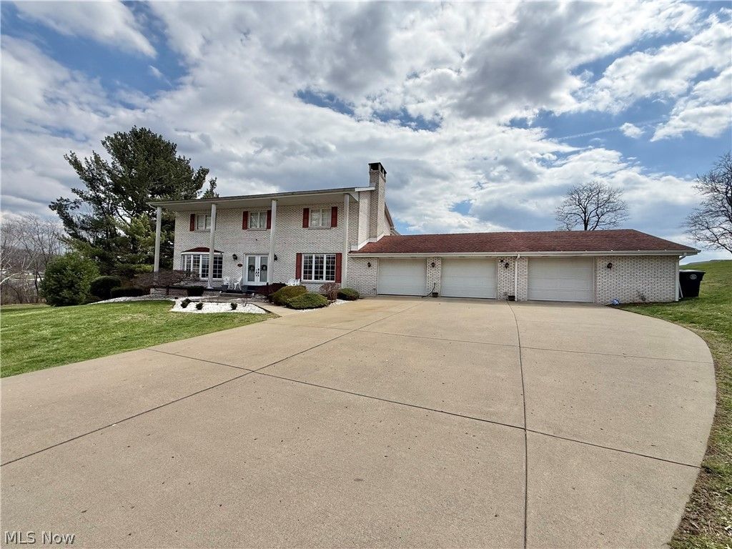 504 Greenbrier Court, Steubenville, OH 43953