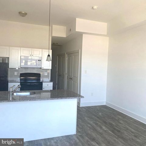 6032 MARKET STREET 3RD FL, Philadelphia, PA 19139
