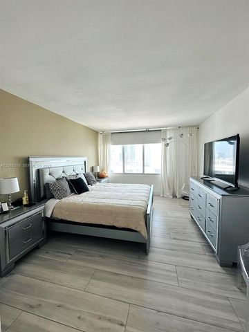 1000 West Ave PH27, Miami Beach, FL 33139