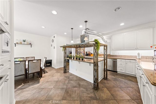 2563 N Falconer, Orange, CA 92867
