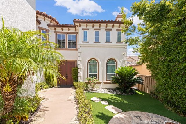 2563 N Falconer, Orange, CA 92867