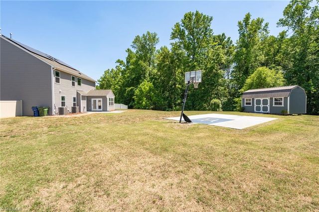 40 Onslowbay Court, Whitsett, NC 27377