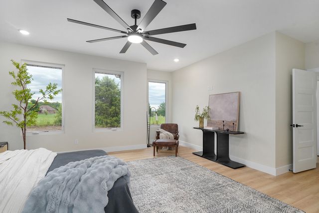 5154 N Seacrest Drive, Ozark, MO 65721
