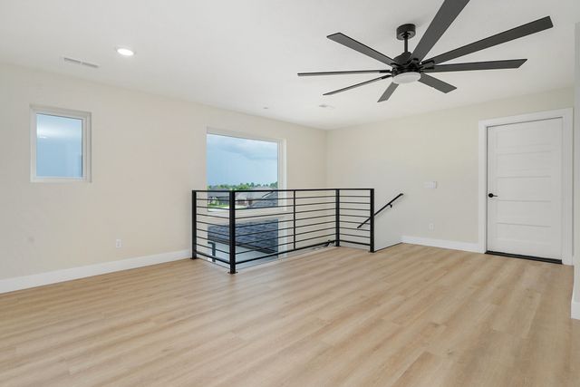 5154 N Seacrest Drive, Ozark, MO 65721