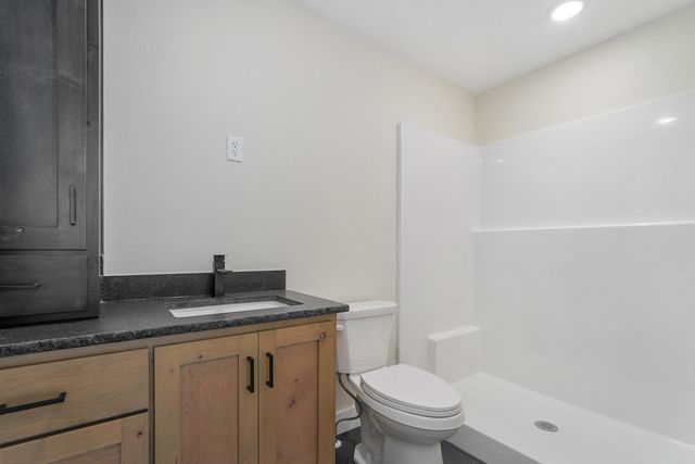5154 N Seacrest Drive, Ozark, MO 65721