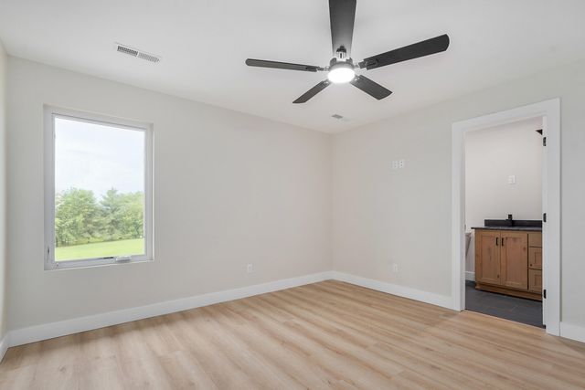 5154 N Seacrest Drive, Ozark, MO 65721