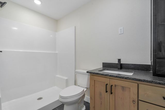 5154 N Seacrest Drive, Ozark, MO 65721