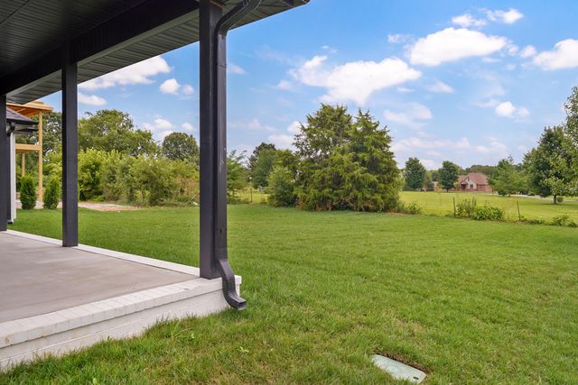 5154 N Seacrest Drive, Ozark, MO 65721