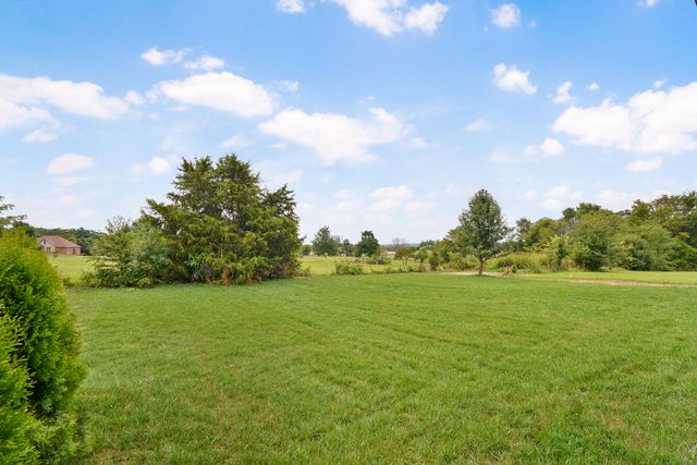 5154 N Seacrest Drive, Ozark, MO 65721
