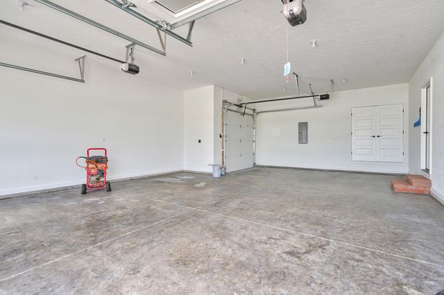 5154 N Seacrest Drive, Ozark, MO 65721