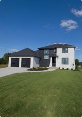 5154 N Seacrest Drive, Ozark, MO 65721