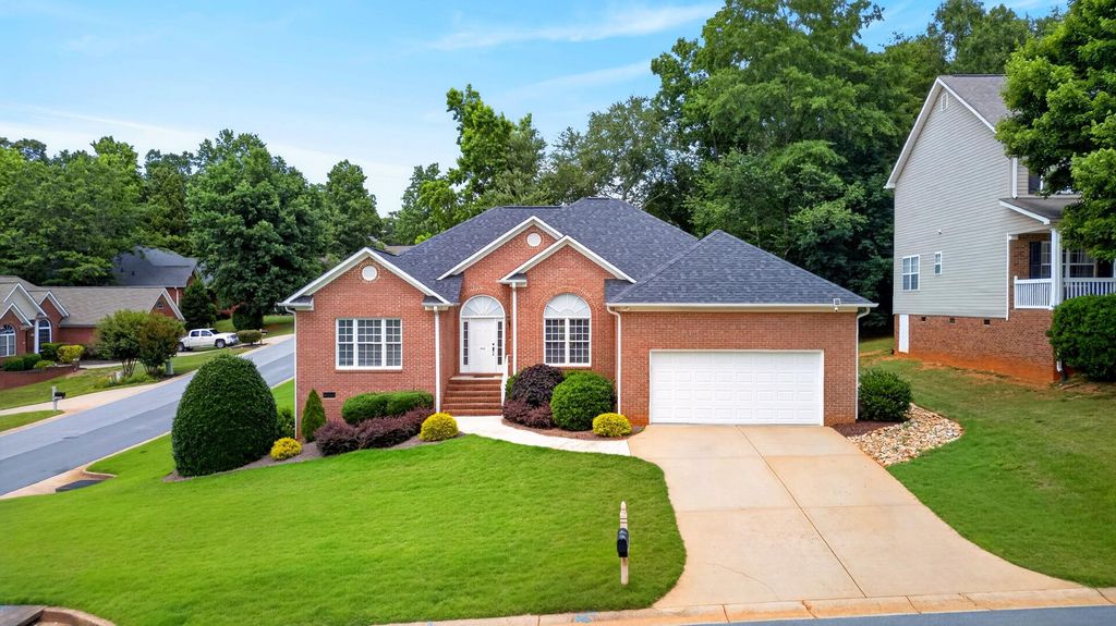 444 Doleman Drive, Spartanburg, SC 29301