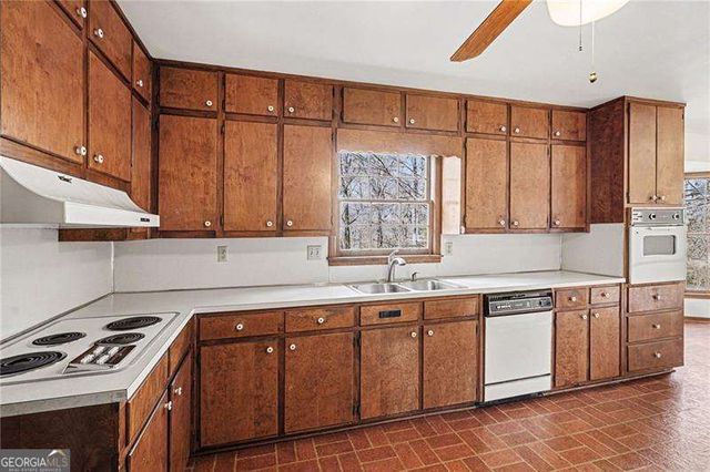 1758 W Nancy Creek Drive NE, Atlanta, GA 30341