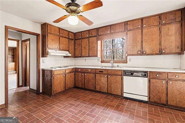 1758 W Nancy Creek Drive NE, Atlanta, GA 30341