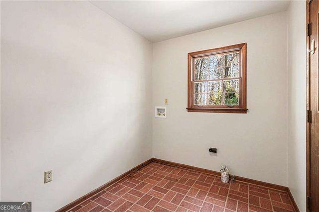 1758 W Nancy Creek Drive NE, Atlanta, GA 30341