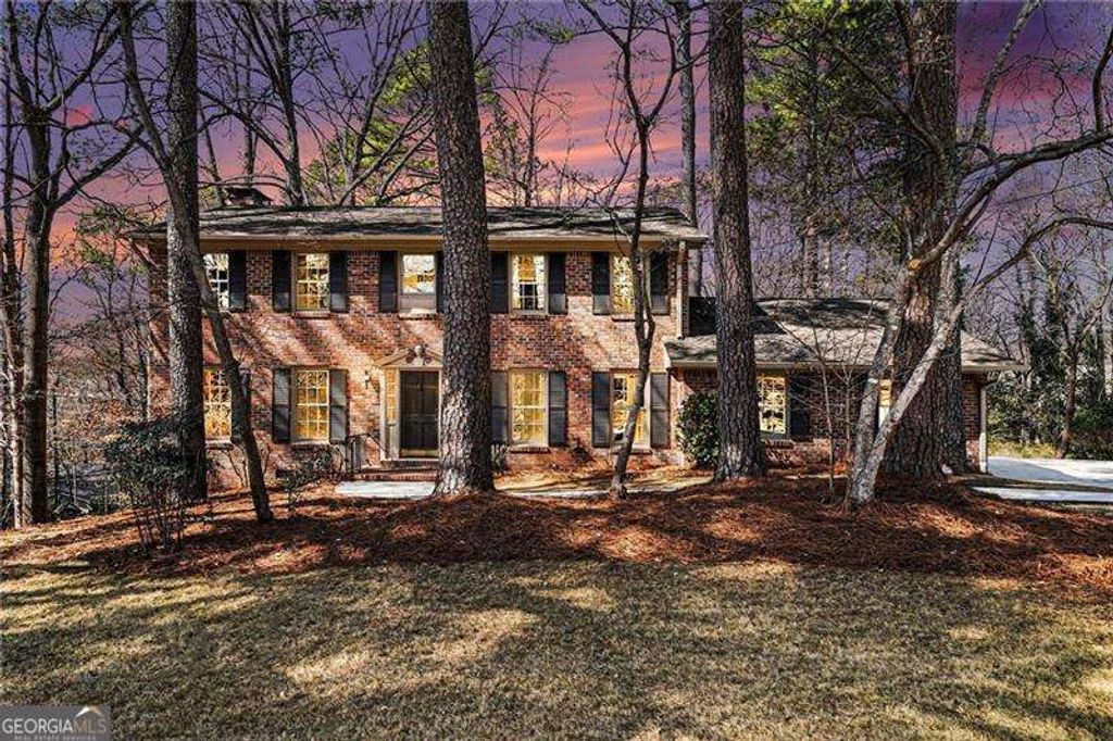 1758 W Nancy Creek Drive NE, Atlanta, GA 30341