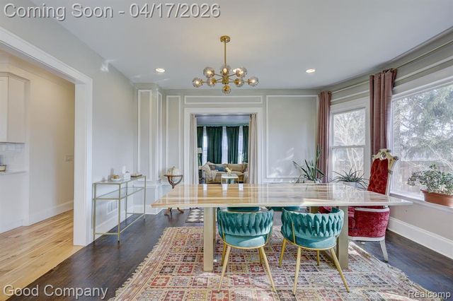 812 E George Avenue, Hazel Park, MI 48030