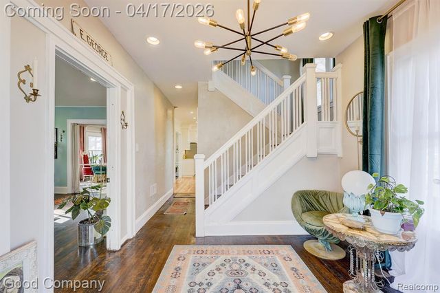 812 E George Avenue, Hazel Park, MI 48030