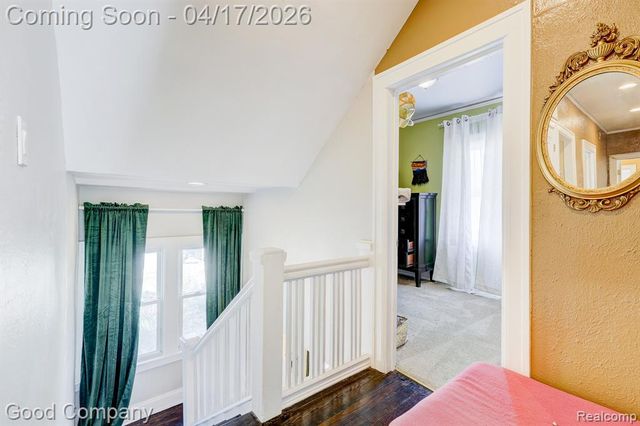 812 E George Avenue, Hazel Park, MI 48030