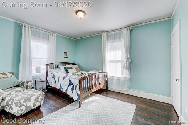 812 E George Avenue, Hazel Park, MI 48030