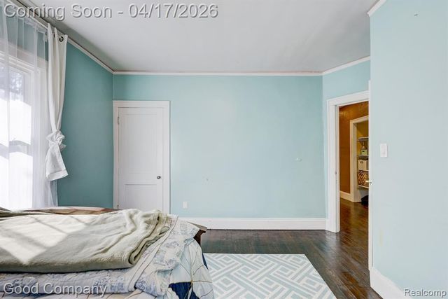 812 E George Avenue, Hazel Park, MI 48030