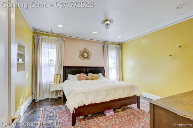 812 E George Avenue, Hazel Park, MI 48030