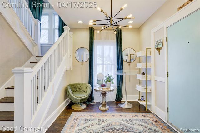 812 E George Avenue, Hazel Park, MI 48030