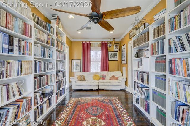 812 E George Avenue, Hazel Park, MI 48030